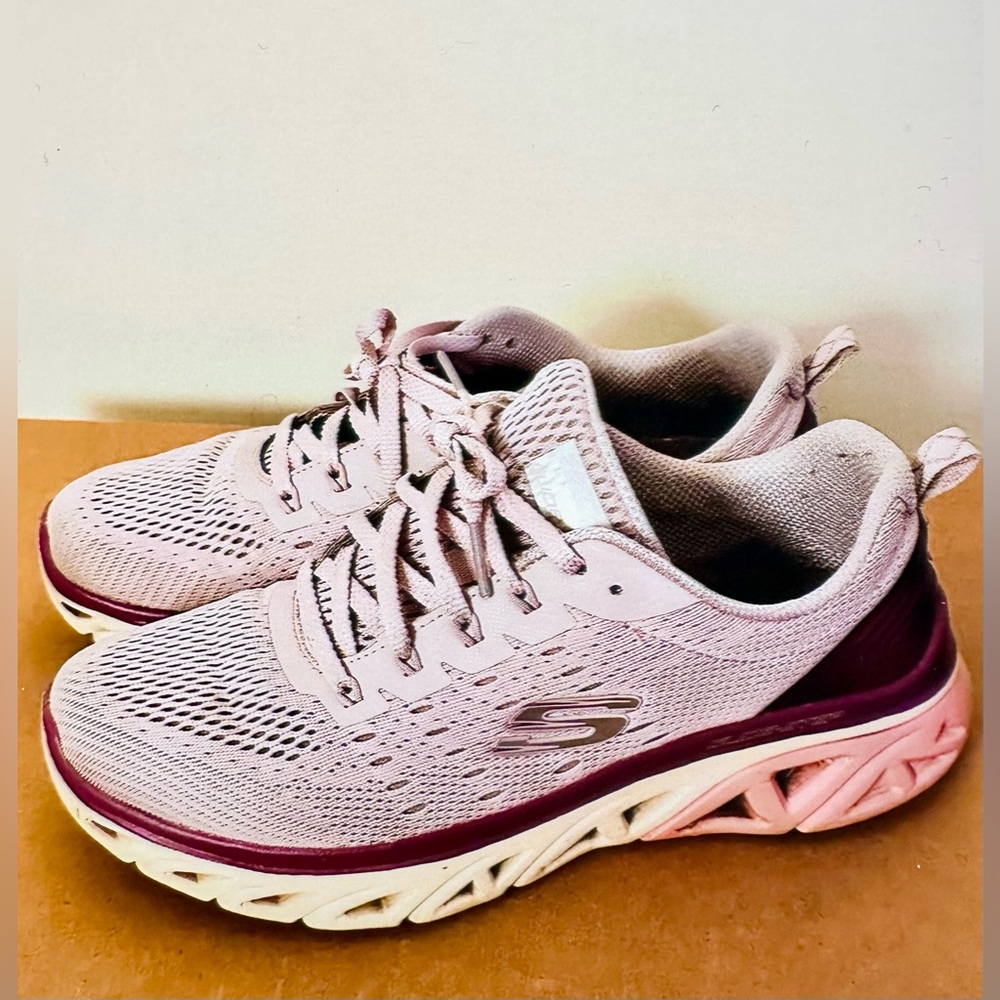 Skechers Glide-Step light lavender sneakers